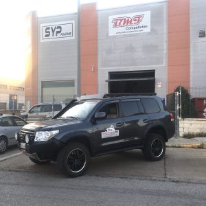 Baca Toyota Land Cruiser VDJ 200
